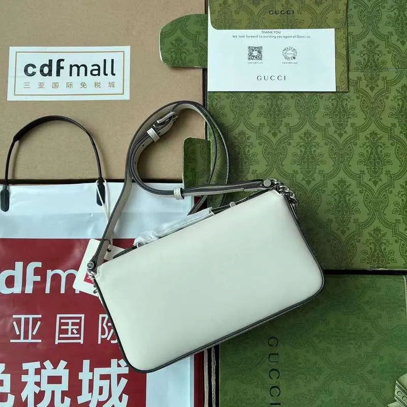 092 Smart Luxurious Bags GUI2 - Streamlined  Bags