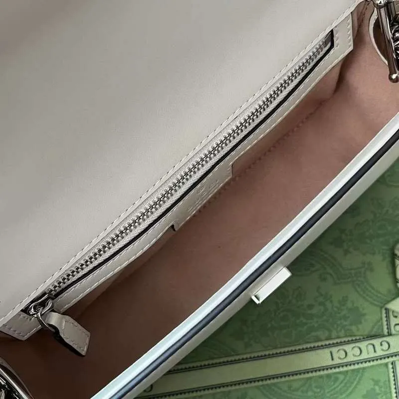092 Smart Luxurious Bags GUI2 - Streamlined  Bags