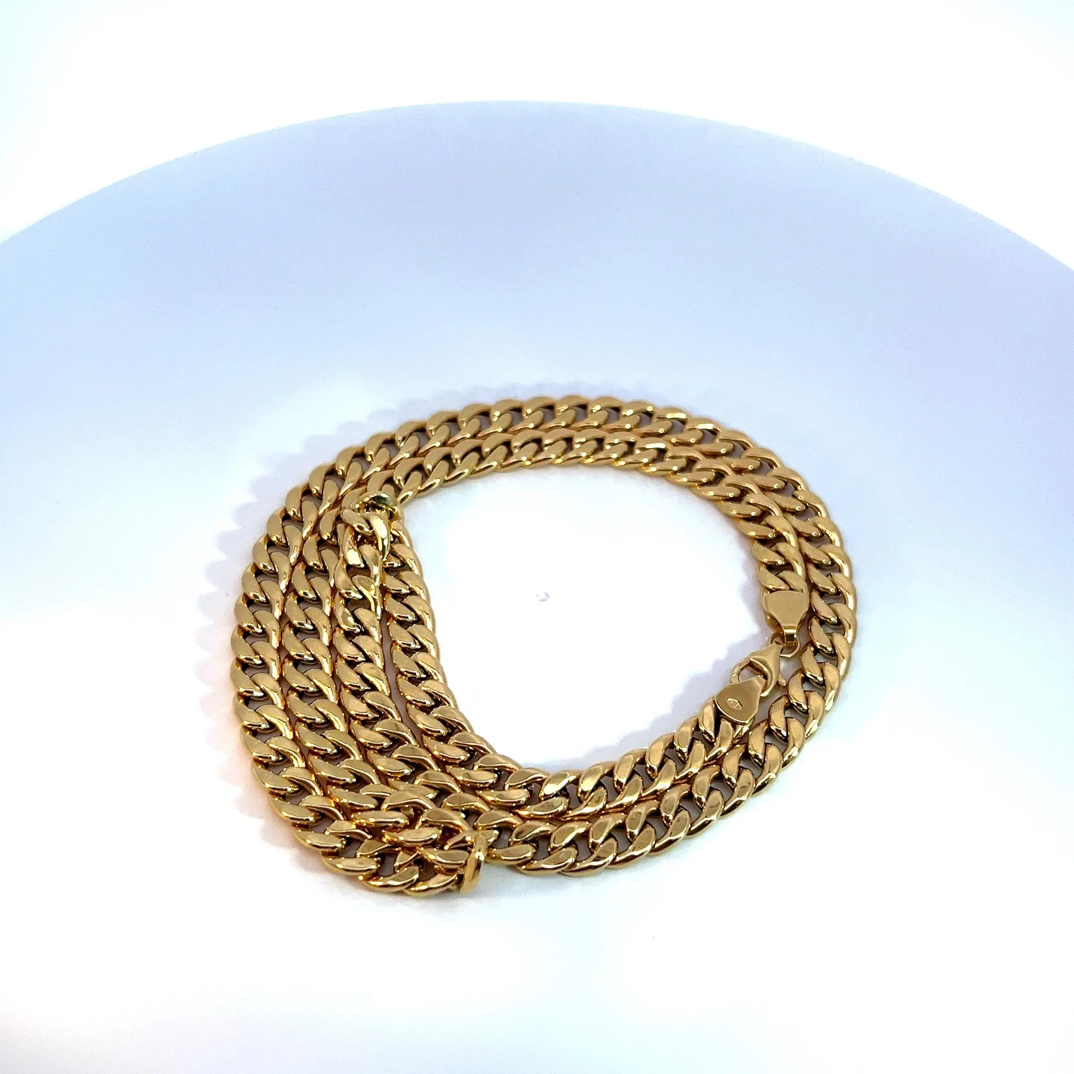 18k Gold Plated Cuban Link Chain Bracelet – Durable Stainless Steel, Hypoallergenic, 8mm Wide, Stylish Unisex Jewelry, Perfect for Daily Wear or Special Occasions