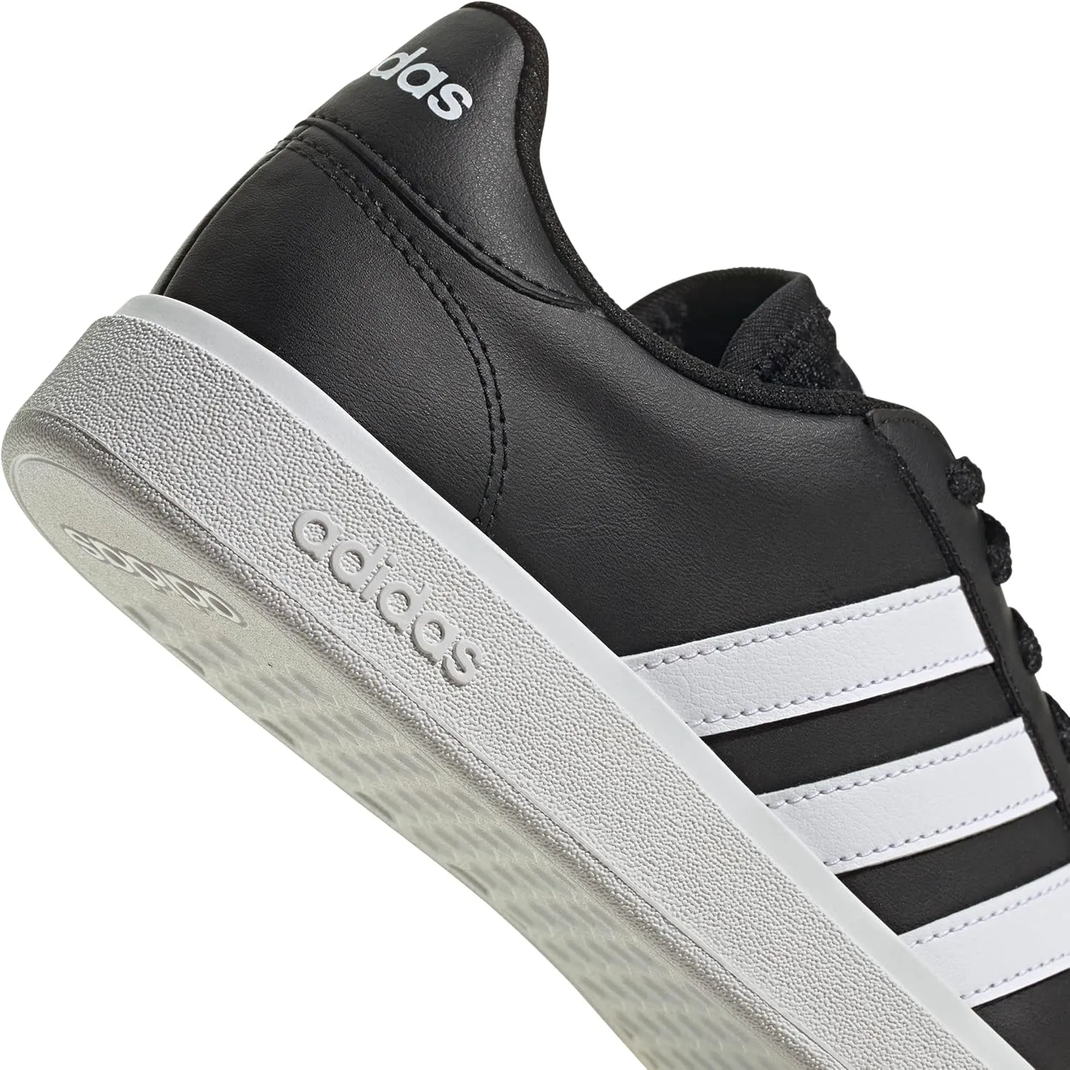 adidas Women's Low-top Sneaker