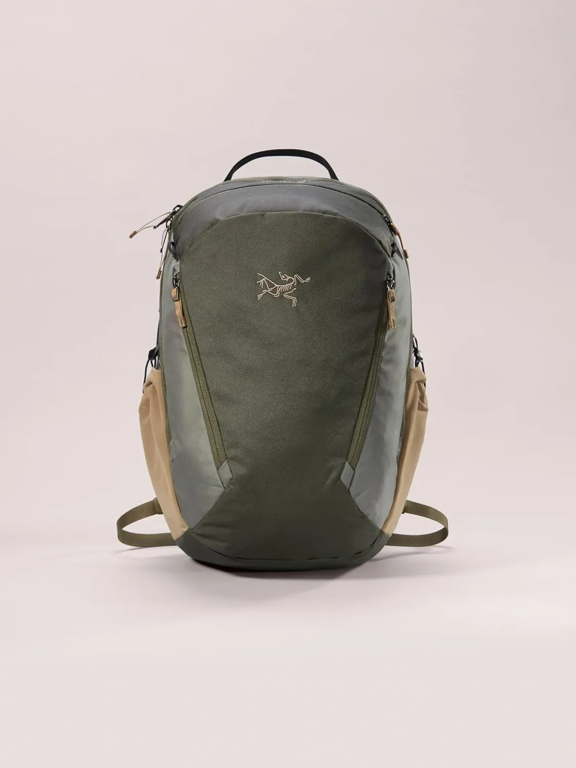 Arc'teryx Mantis 26 Backpack | Highly Versatile 26L Daypack | Tatsu/Forage, One Size