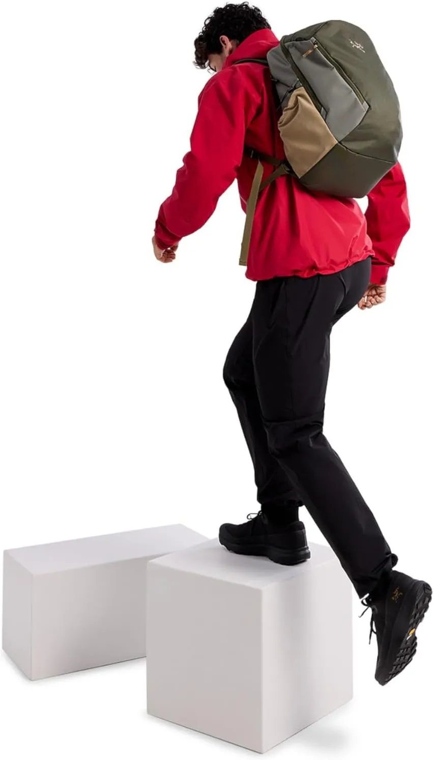 Arc'teryx Mantis 26 Backpack | Highly Versatile 26L Daypack | Tatsu/Forage, One Size
