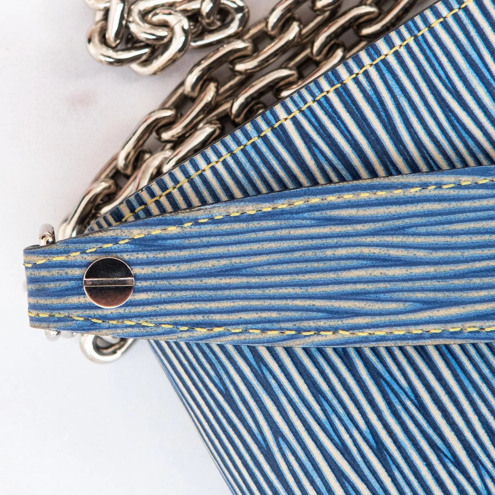 Chain Streamlined shipping Wallet Epi Leather Vuitton Artistic Light On Chain Twist Bag Denim Louis