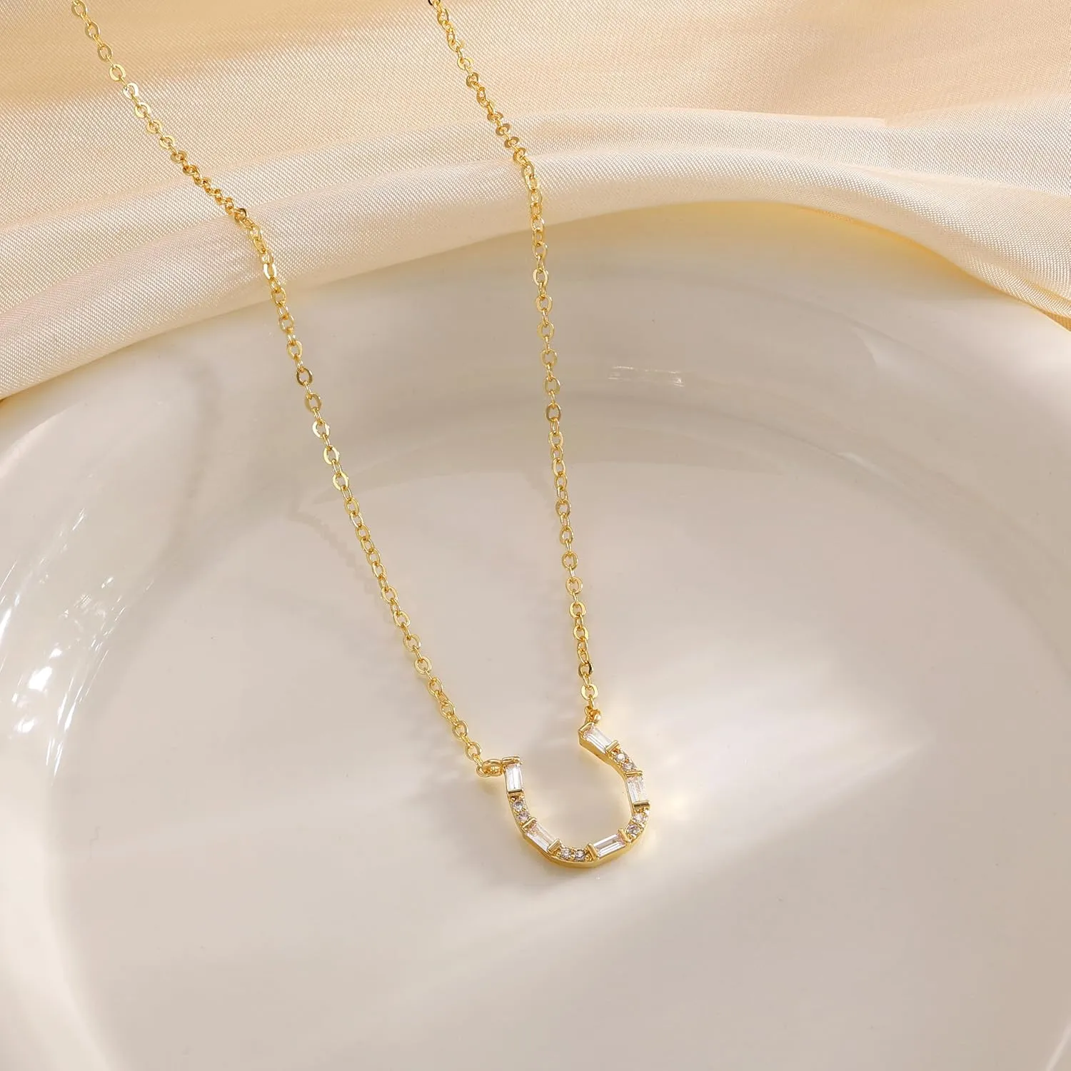 CHESKY Gold Diamond Pendant Necklace for Women, Dainty 14K Gold Plated CZ Pendant Necklace Trendy Cubic Zirconia Choker Necklaces for Women Simple Gold Everyday Jewelry Gifts