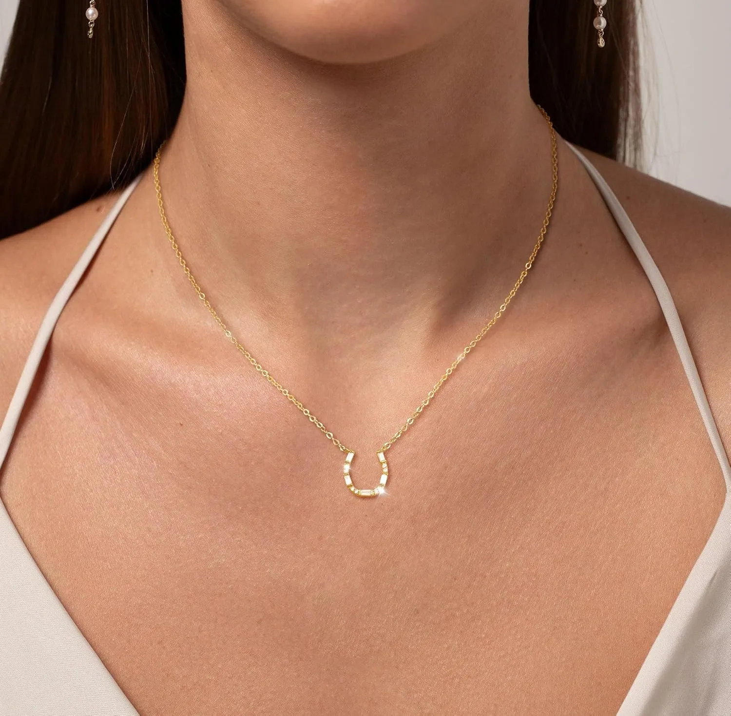 CHESKY Gold Diamond Pendant Necklace for Women, Dainty 14K Gold Plated CZ Pendant Necklace Trendy Cubic Zirconia Choker Necklaces for Women Simple Gold Everyday Jewelry Gifts