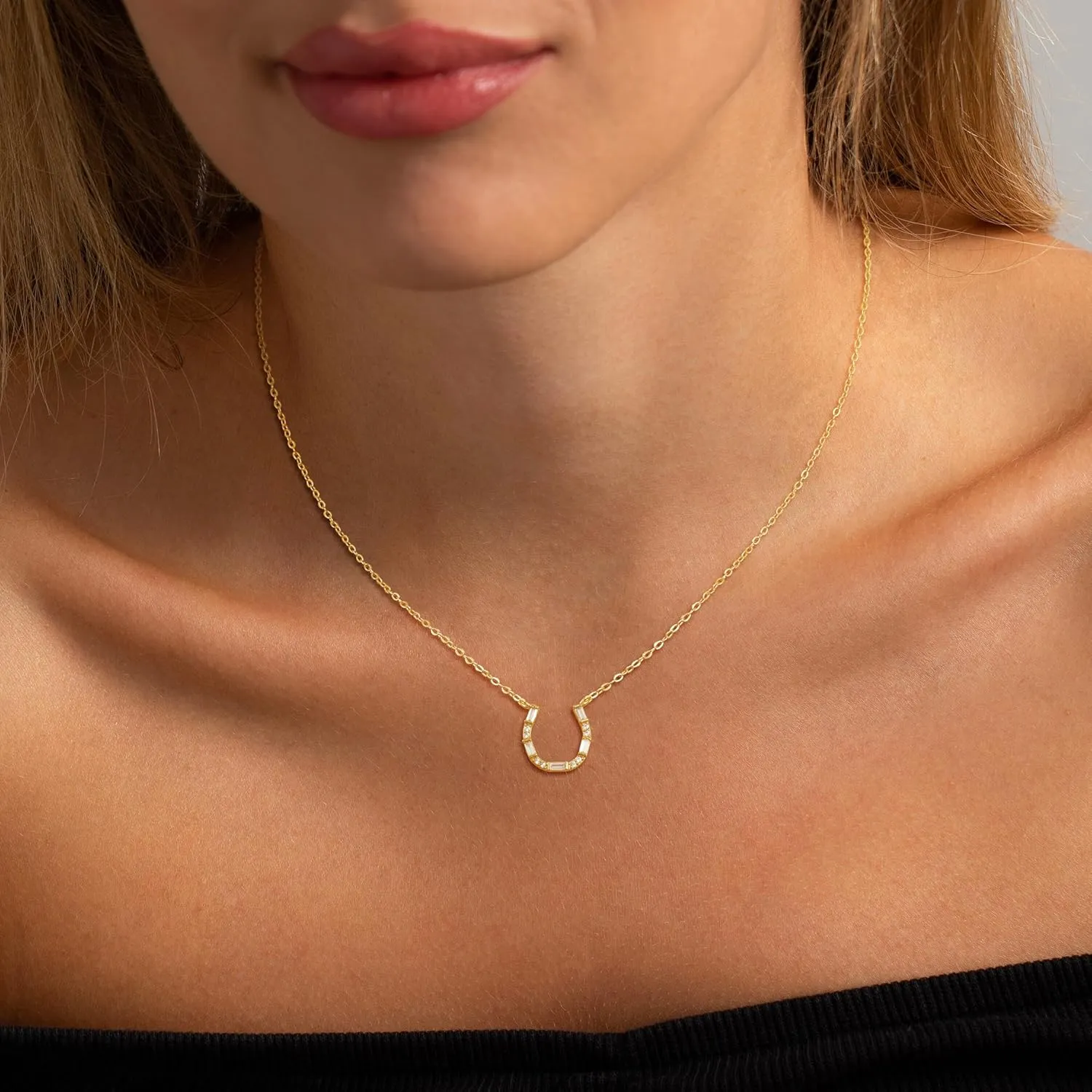 CHESKY Gold Diamond Pendant Necklace for Women, Dainty 14K Gold Plated CZ Pendant Necklace Trendy Cubic Zirconia Choker Necklaces for Women Simple Gold Everyday Jewelry Gifts