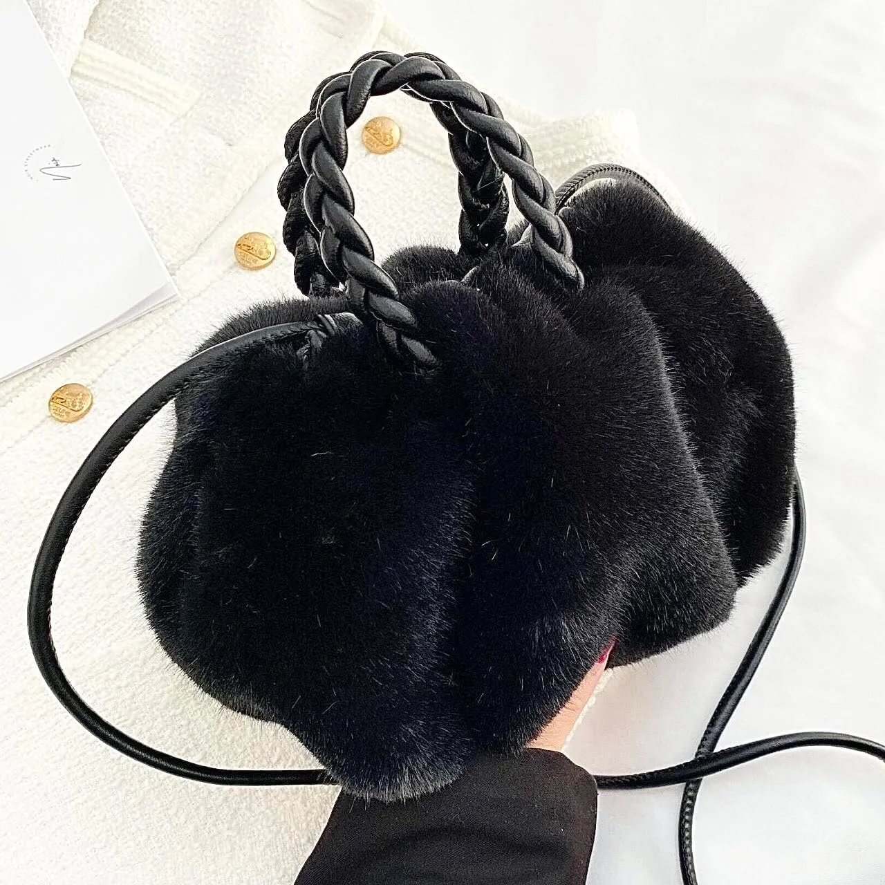 Cloud Shoulder Bag Furry Purse Fluffy Fuzzy Handbags for Women Plush Faux Fur Small Mini Bag for Autumn Winter
