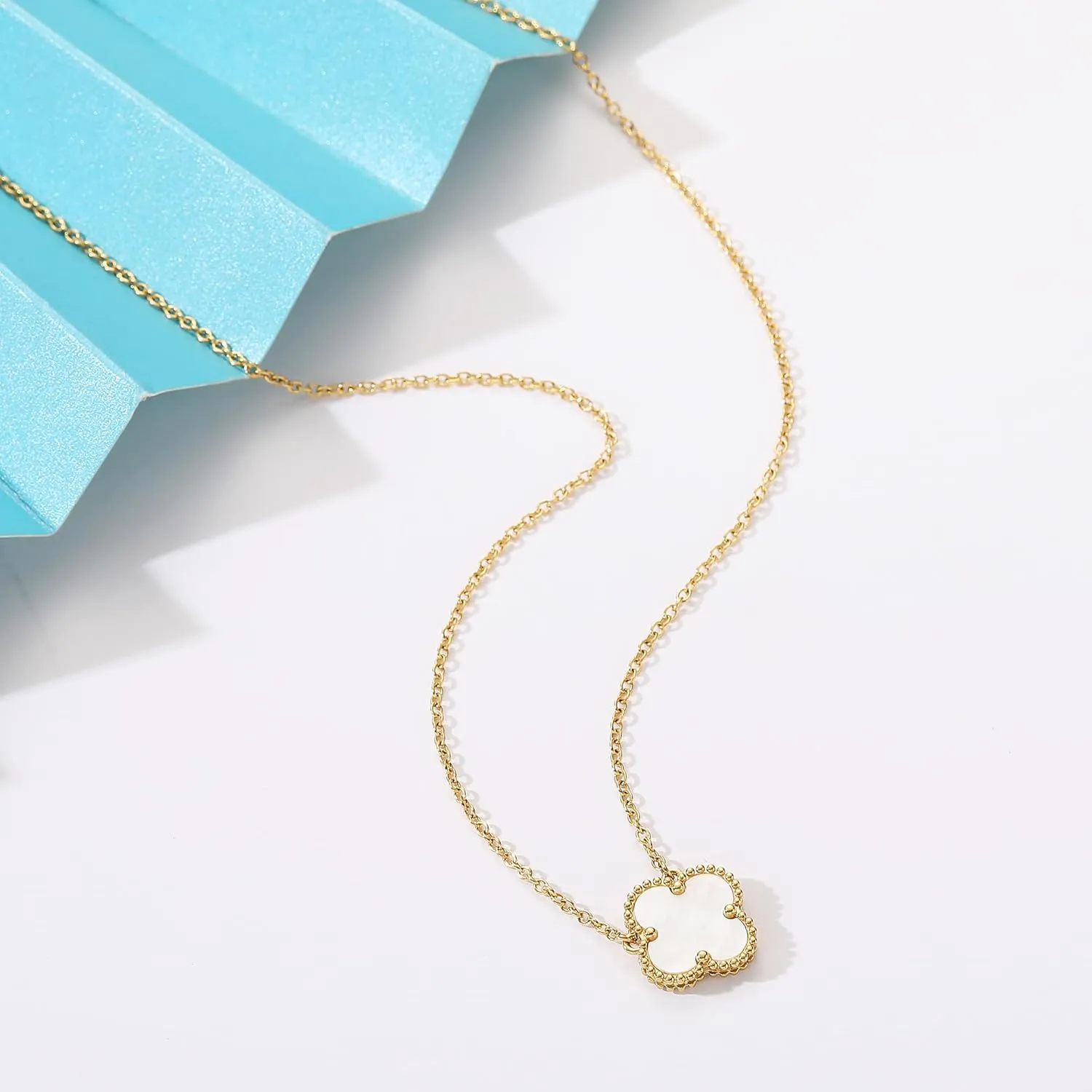 Clover Pendant Necklace for Women 18K Gold Plated Four Leaf Clover Necklaces Lucky Simple Jewelry Gifts for Women