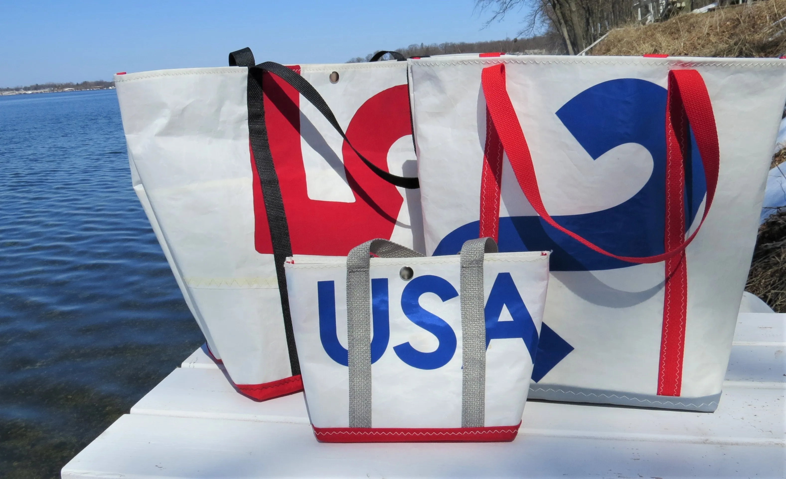 Customizable Medium Zip Sail Tote Bag