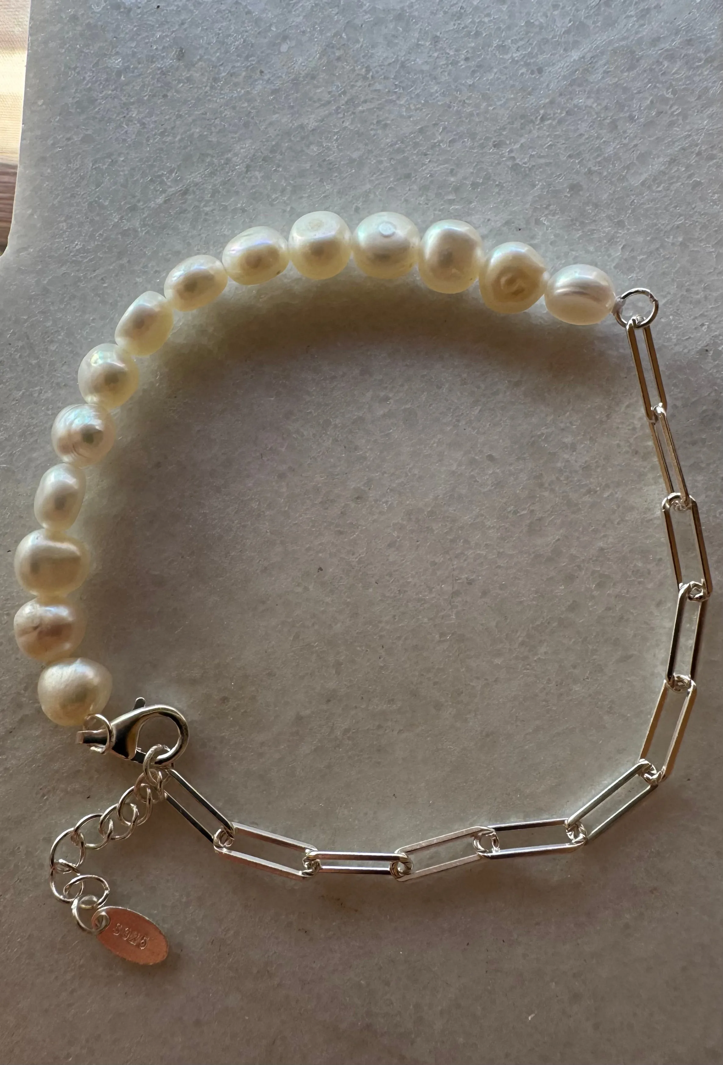 Dainty open link pearl bracelet