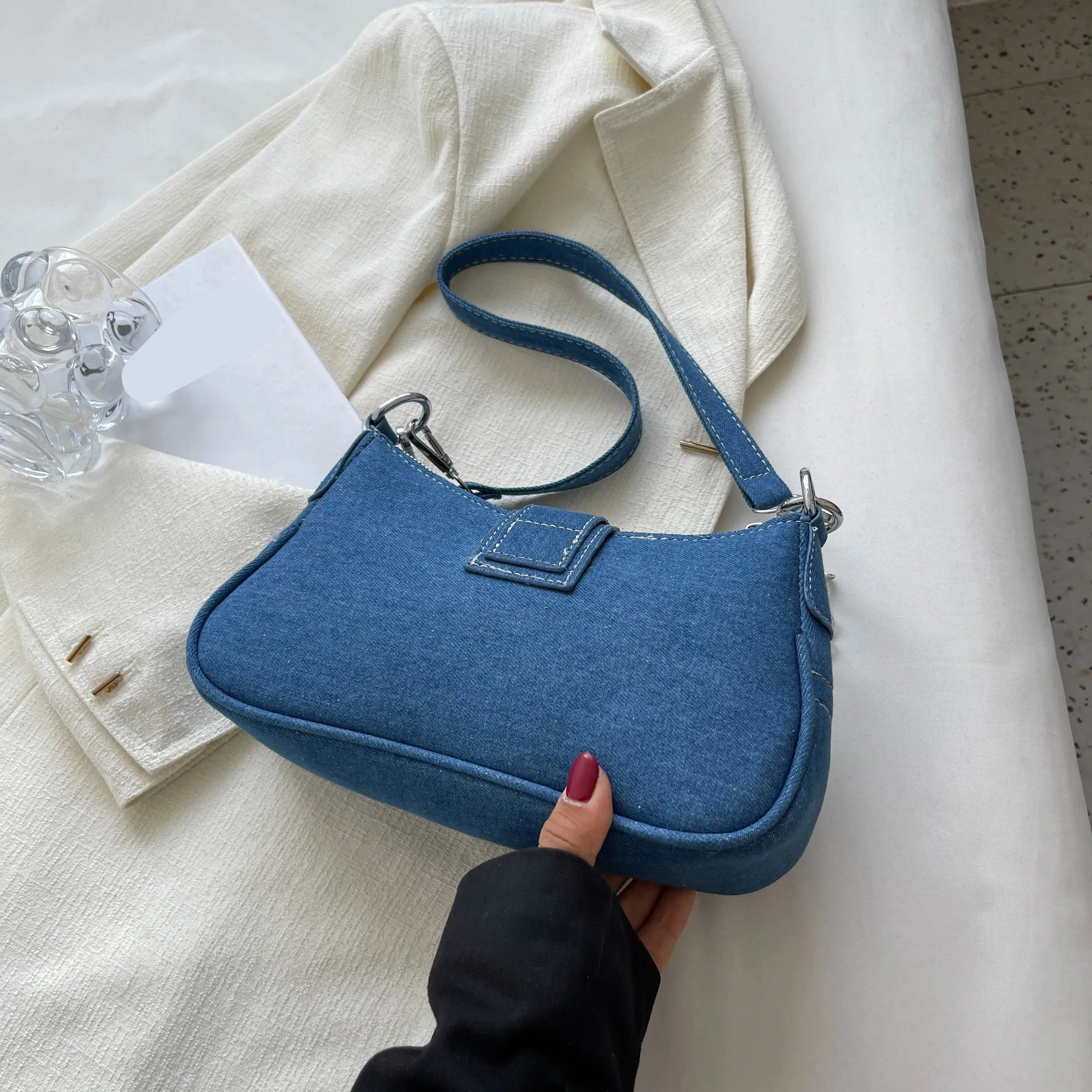 Denim Delight Shoulder Bag: Casual Luxe