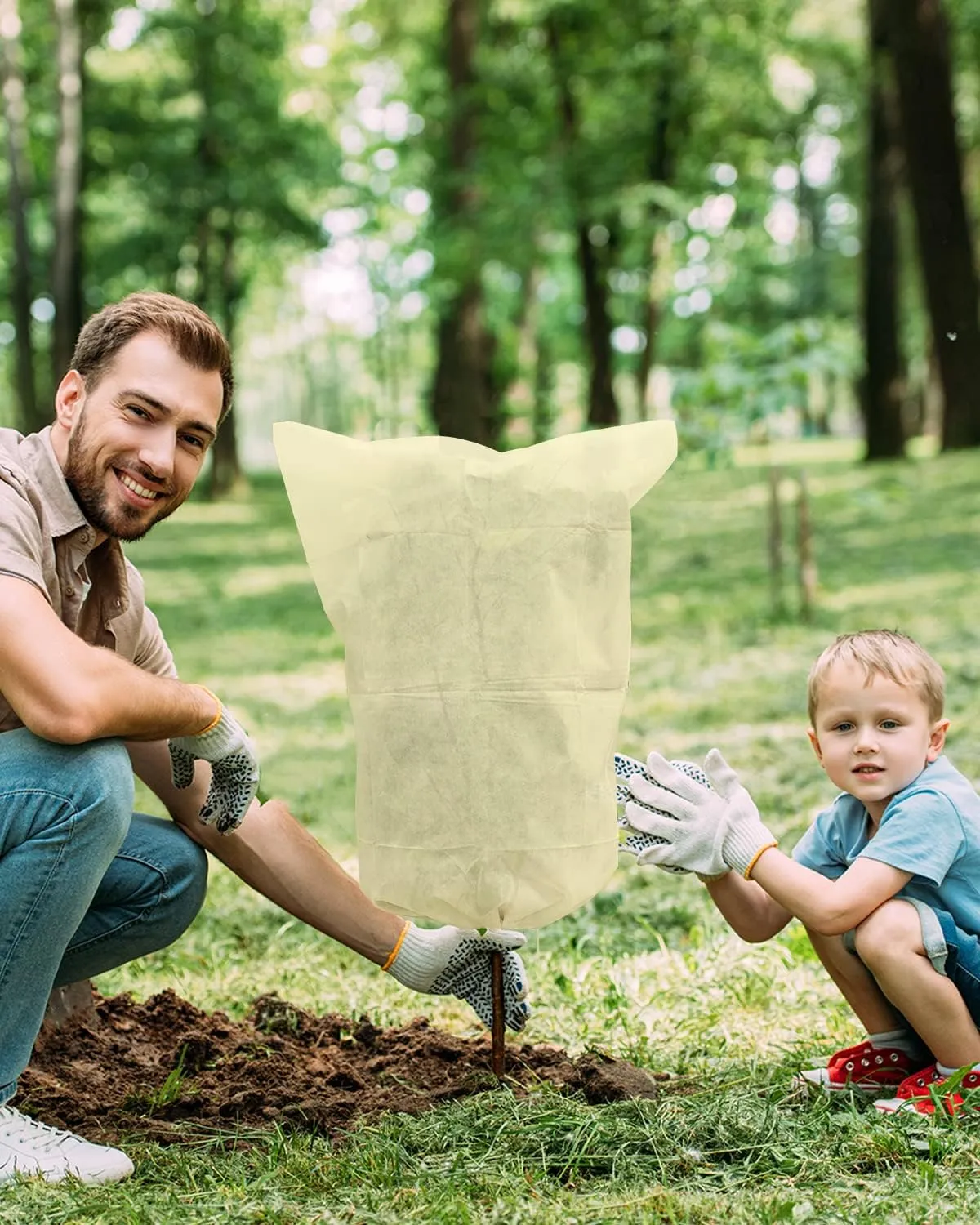 EAONE 12 Pack Plant Covers Freeze Protection, 24x32'' Winter Frosts Cloth for Outdoor Plants, Reusable Frost Blankets Drawstring Bags for Cold Freeze Sun Protection Bird Insect Prevention,Beige