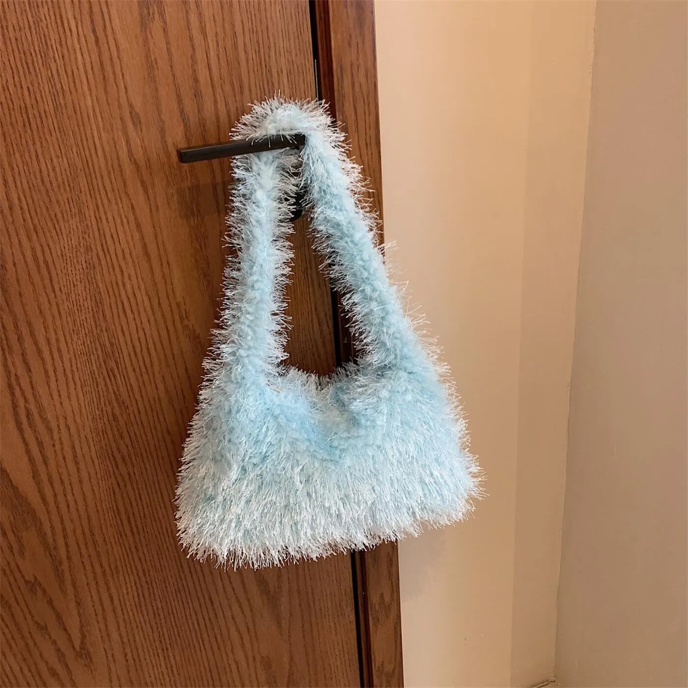 Fluffy Shoulder Hobo Bag Handbag and Purse Women Y2K Fuzzy Soft Plush Underarm Tote Bag