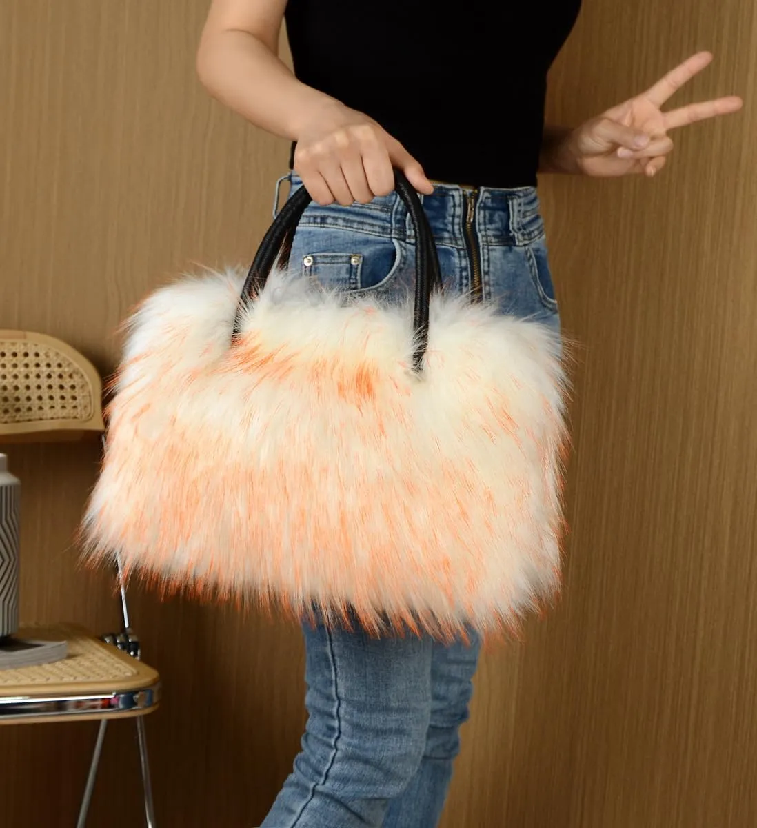 Furry Tote Bag for Women Fuzzy Faux Fur Large Tote Handbag Cute Soft Fluffy Purse Ladies Satchel
