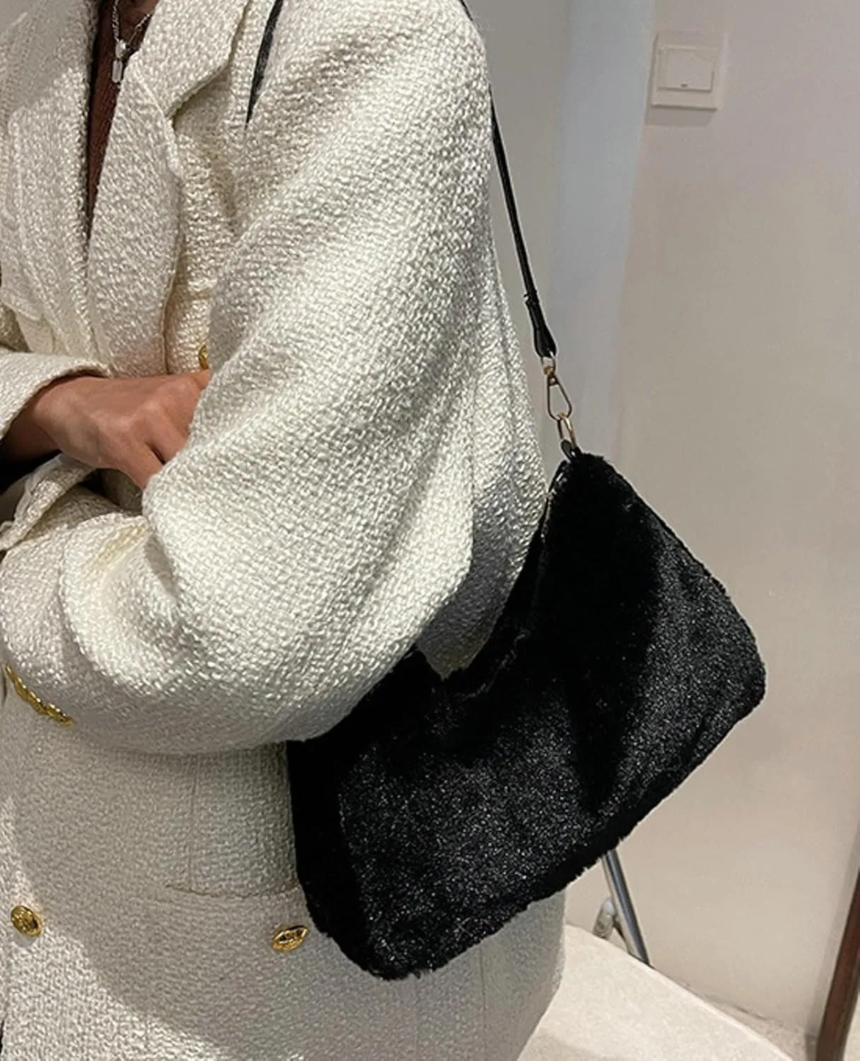 Fuzzy Plush Handbag Women 2024 Fall Winter Fashion Stylish Shoulder Bag PU Strap Smooth Zip Cozy Fur