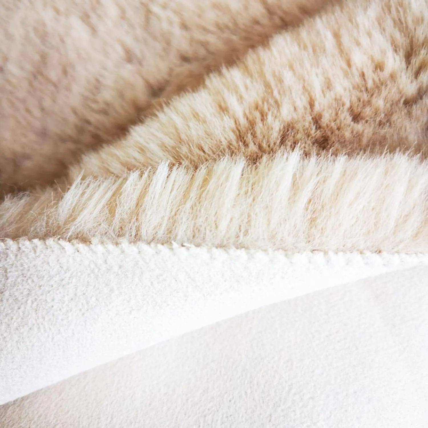 Ghouse Faux Rabbit Fur Round Rug 3ft Light Brown Beige Round Rugs for Bedroom Decor Fluffy Area Rugs for Living Room, no-Shedding Carpet Sheepskin Washable Rug Rome Decor