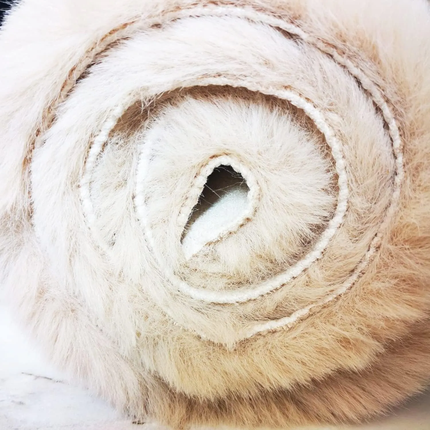 Ghouse Faux Rabbit Fur Round Rug 3ft Light Brown Beige Round Rugs for Bedroom Decor Fluffy Area Rugs for Living Room, no-Shedding Carpet Sheepskin Washable Rug Rome Decor