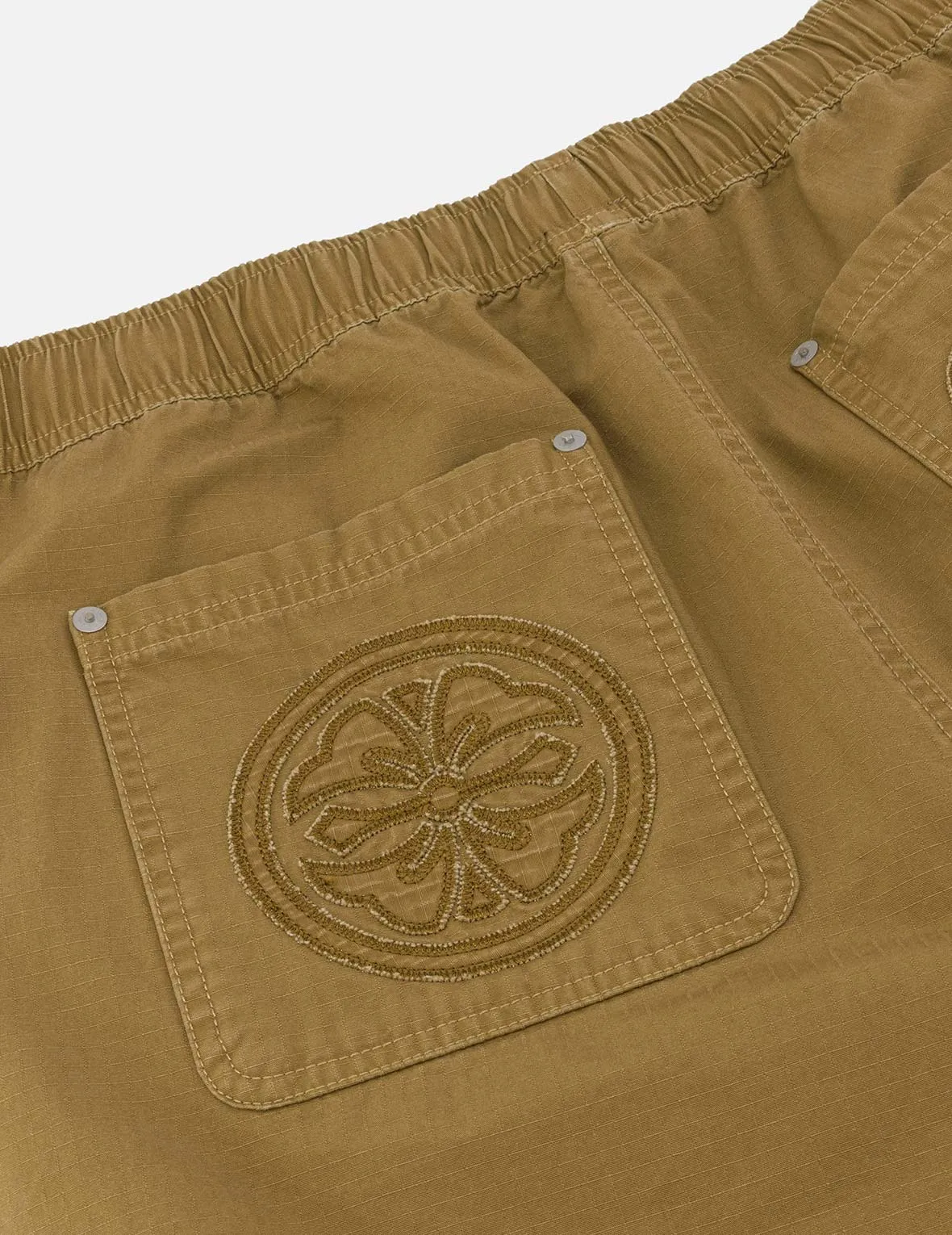 Kamon and "91" Appliqué Embroidery Regular Fit Cargo Shorts