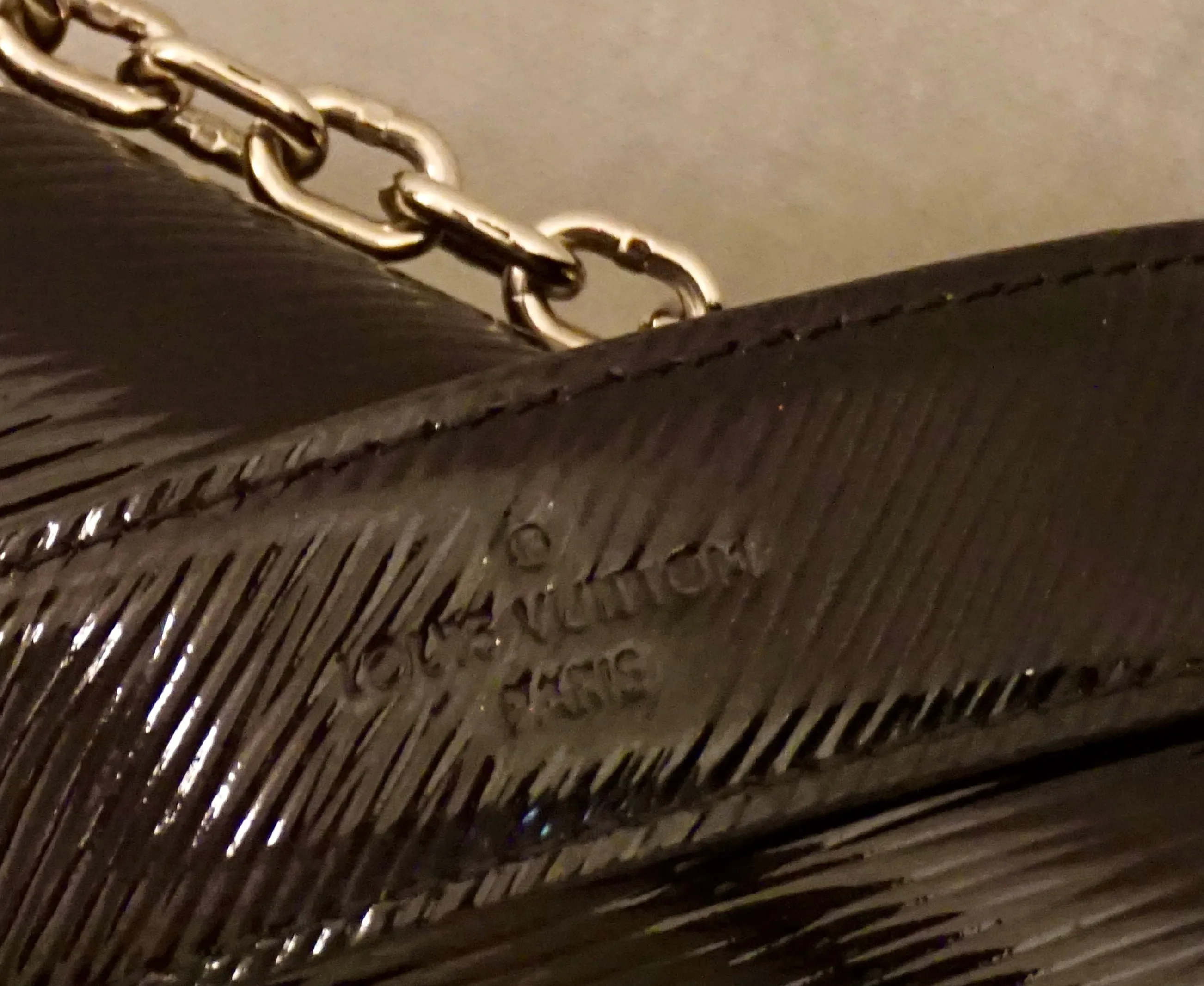 LOUIS VUITTON Epi Leather Twist MM Bag Black