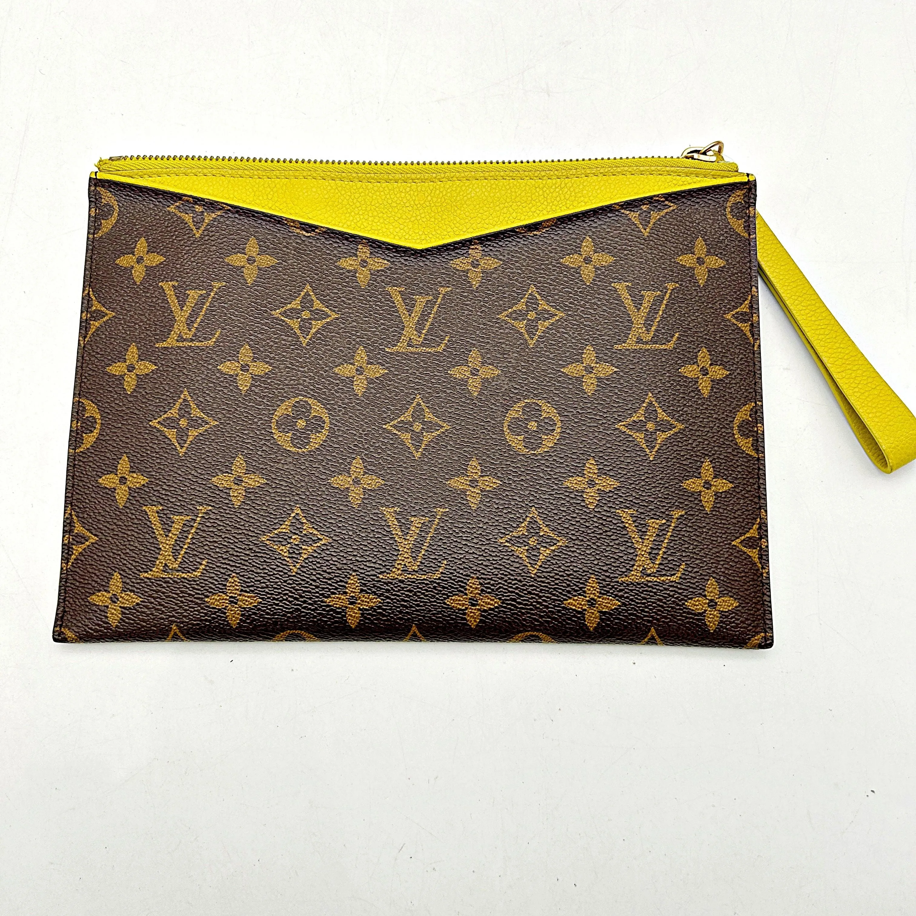 LOUIS VUITTON Monogram Pallas Pochette Pistache lv5543cf