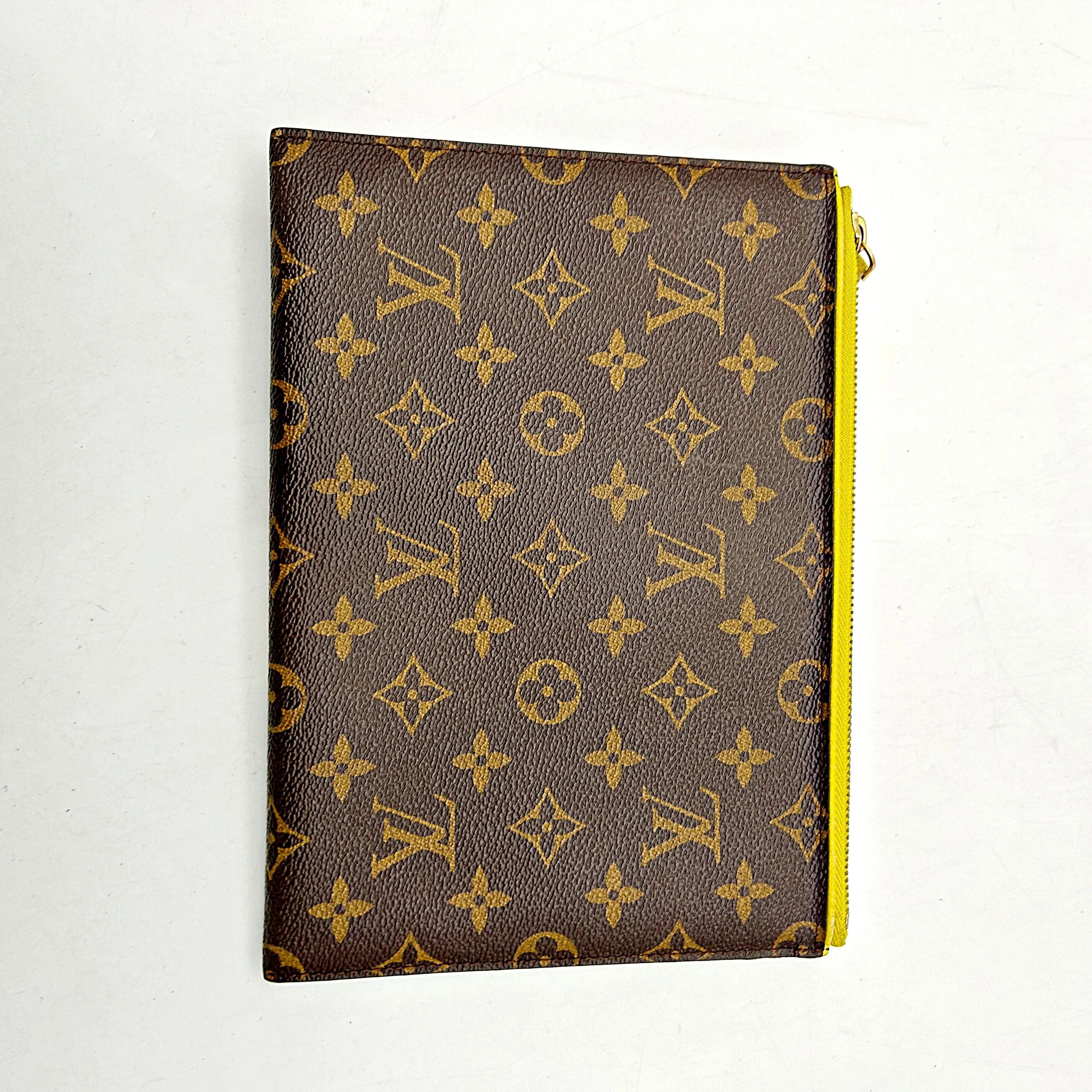 LOUIS VUITTON Monogram Pallas Pochette Pistache lv5543cf