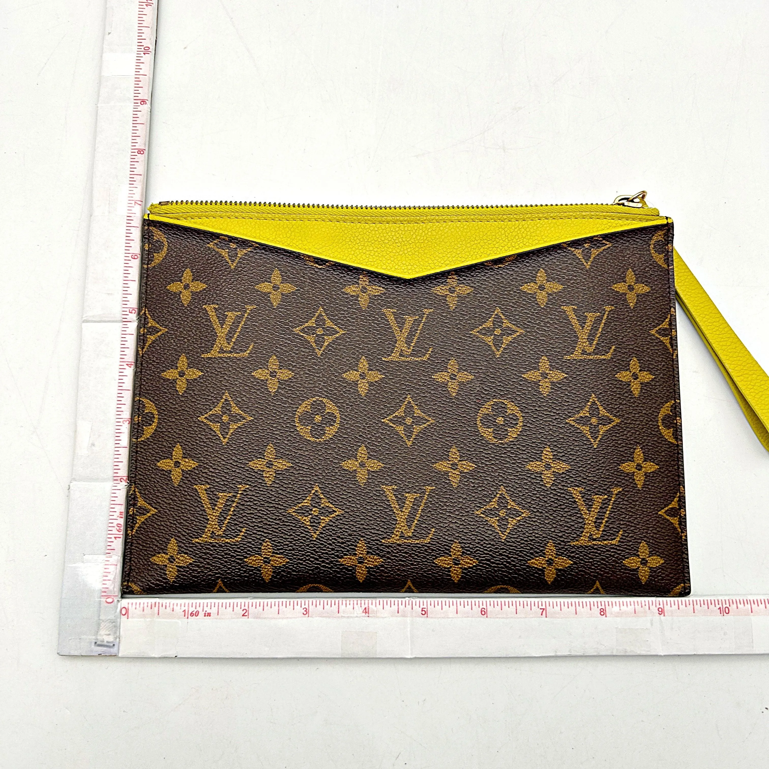 LOUIS VUITTON Monogram Pallas Pochette Pistache lv5543cf