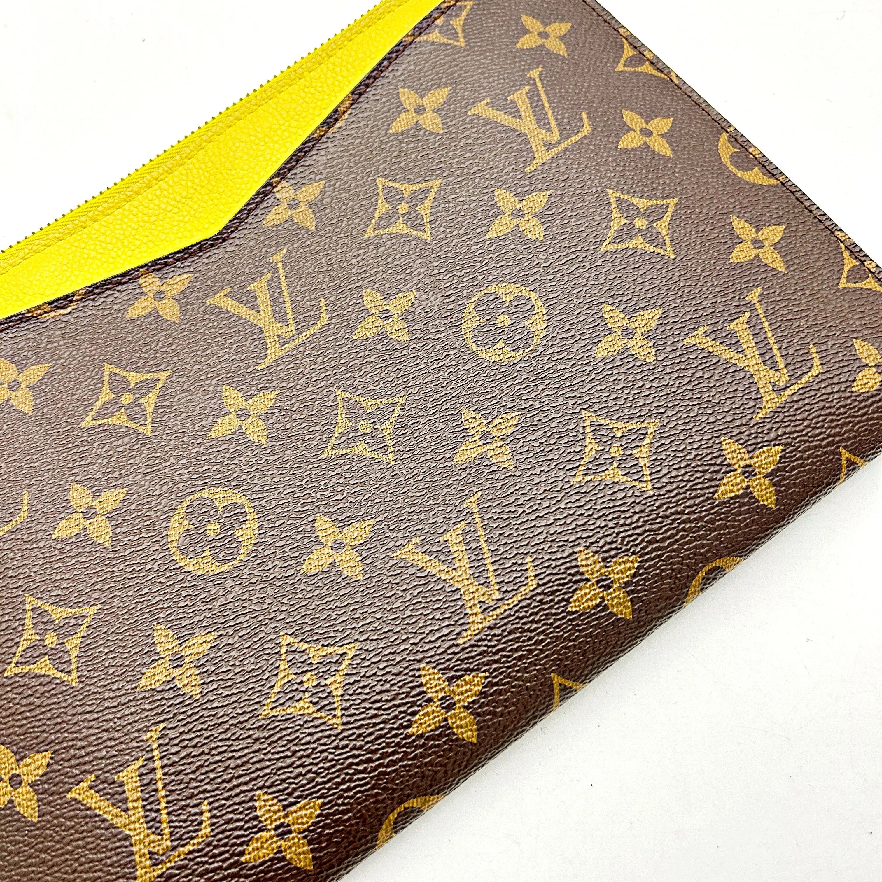 LOUIS VUITTON Monogram Pallas Pochette Pistache lv5543cf