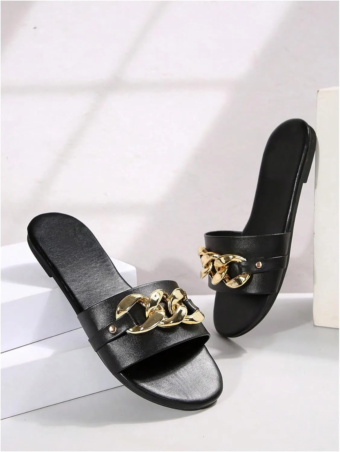 OYOANGLE Women's Leather Metal Chain Flat Sandals Open Toe Single Band Soft Sandals Casual Outdoor Slippers