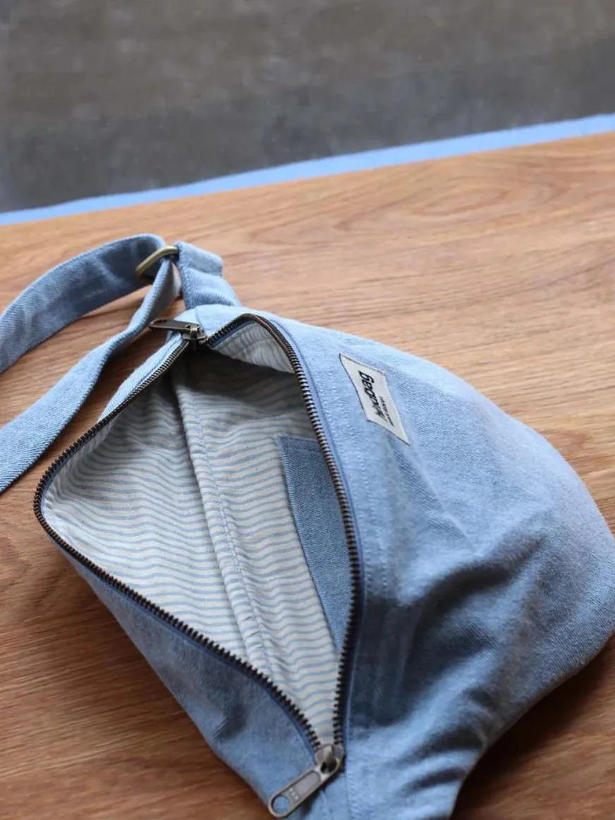 Sasha pouch bag Denim blue | Hindbag