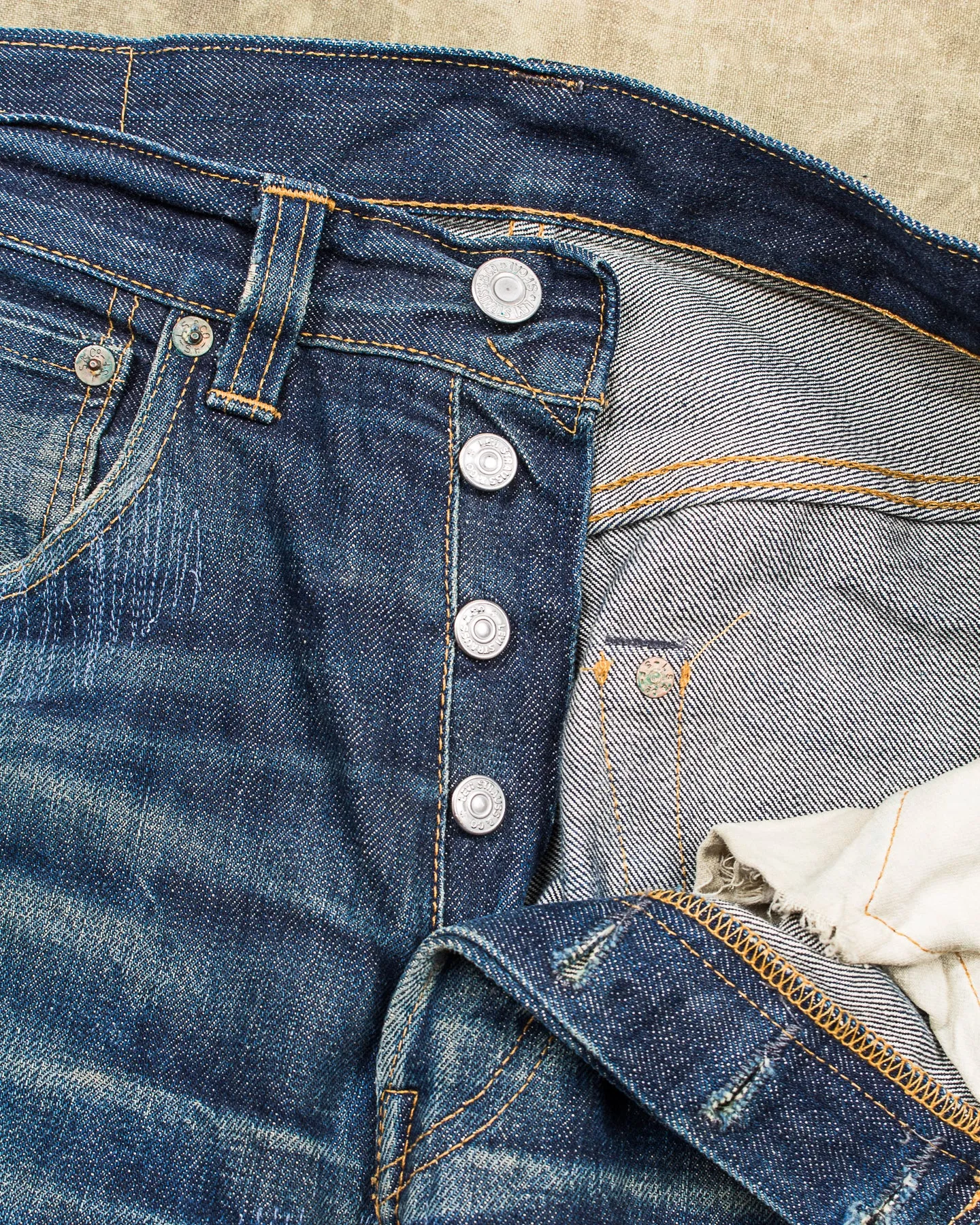 Second hand Levi's Vintage Clothing 1947 501XX W32/L34 Made in USA