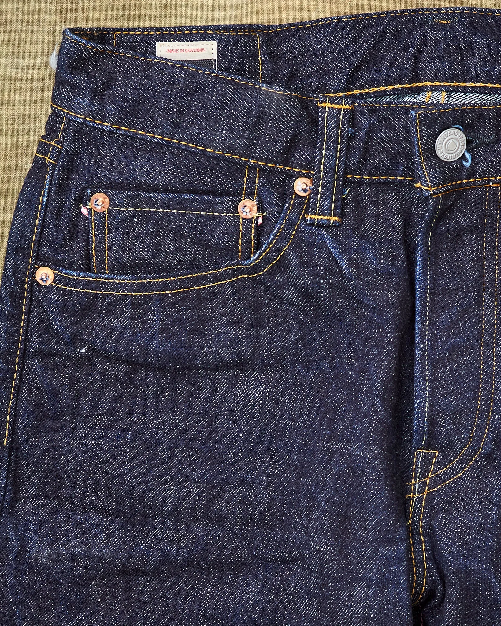 Second Hand Momotaro Lot 0605-82 Natural Tapered 16oz Texture Denim W30