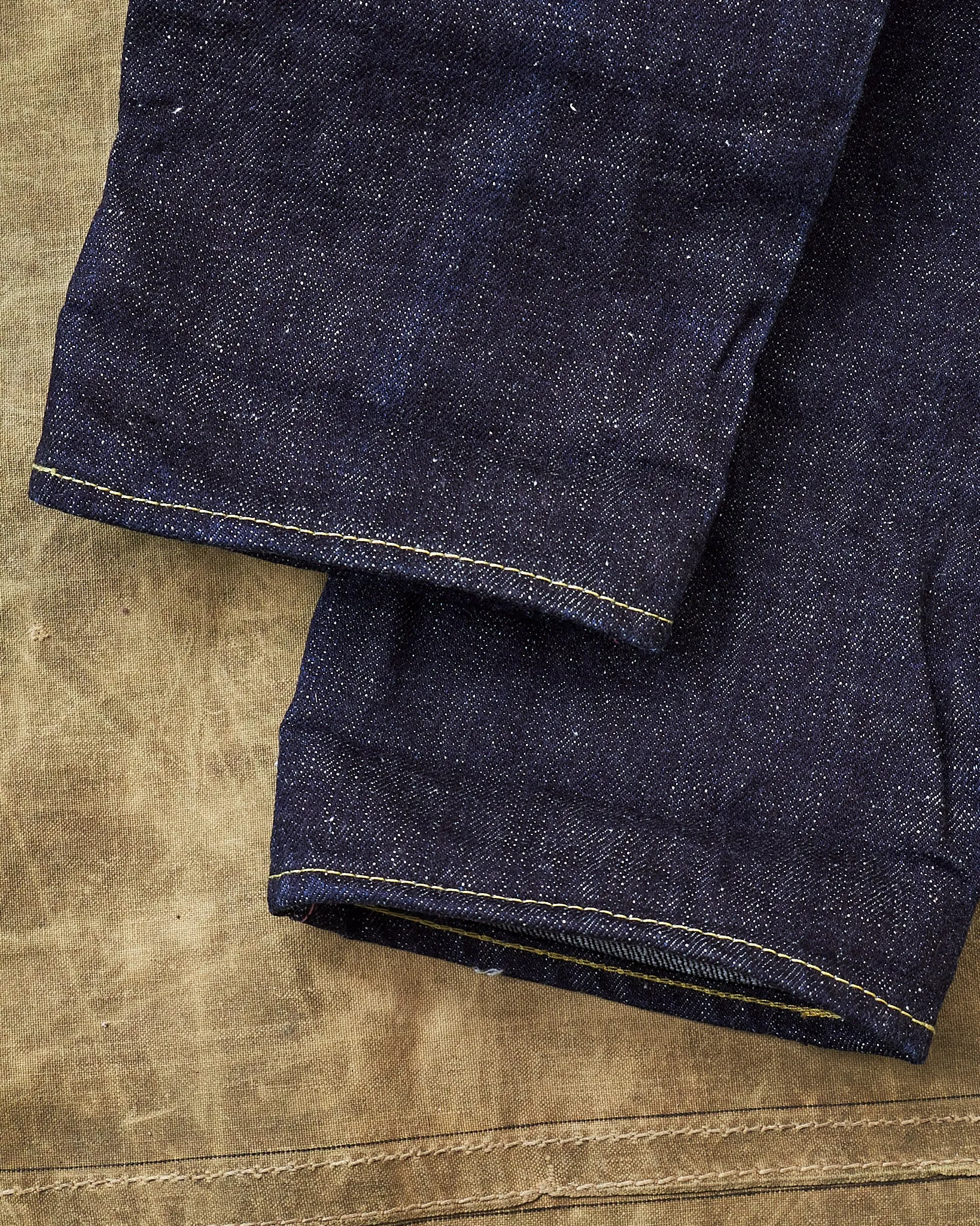 Second Hand Momotaro Lot 0605-82 Natural Tapered 16oz Texture Denim W30