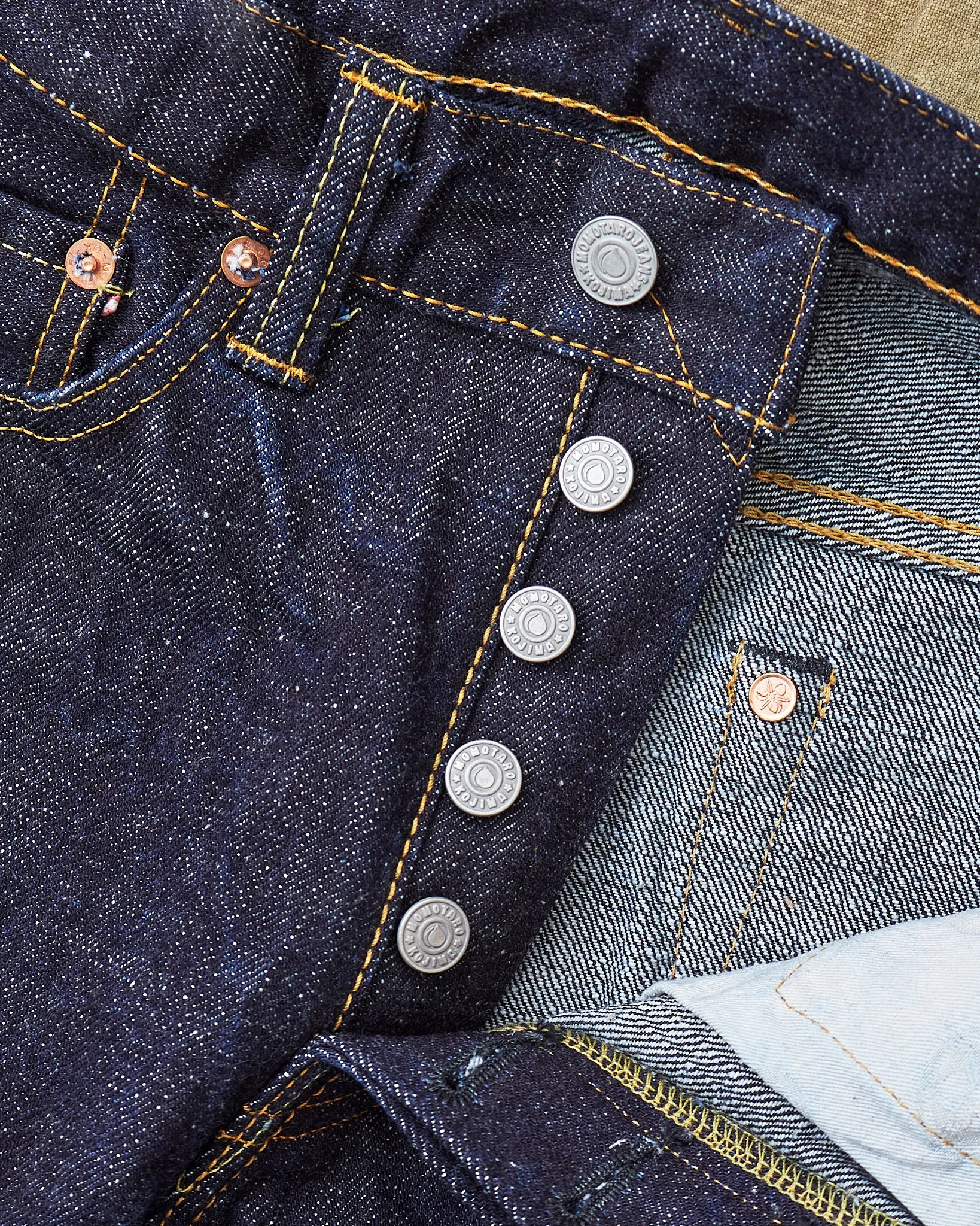 Second Hand Momotaro Lot 0605-82 Natural Tapered 16oz Texture Denim W30