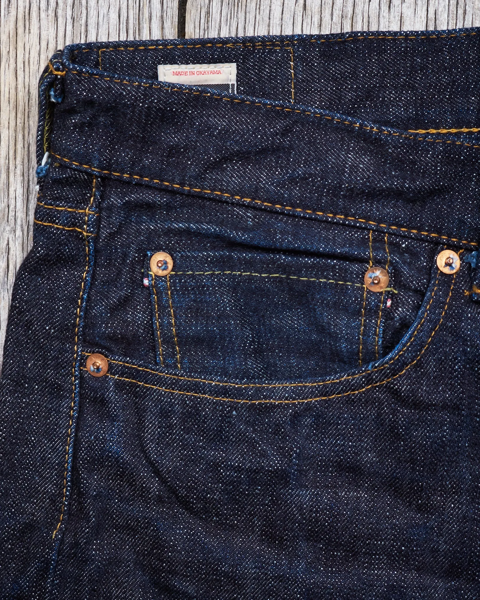 Second Hand Momotaro Lot 0605-82 Natural Tapered 16oz Texture Denim W36