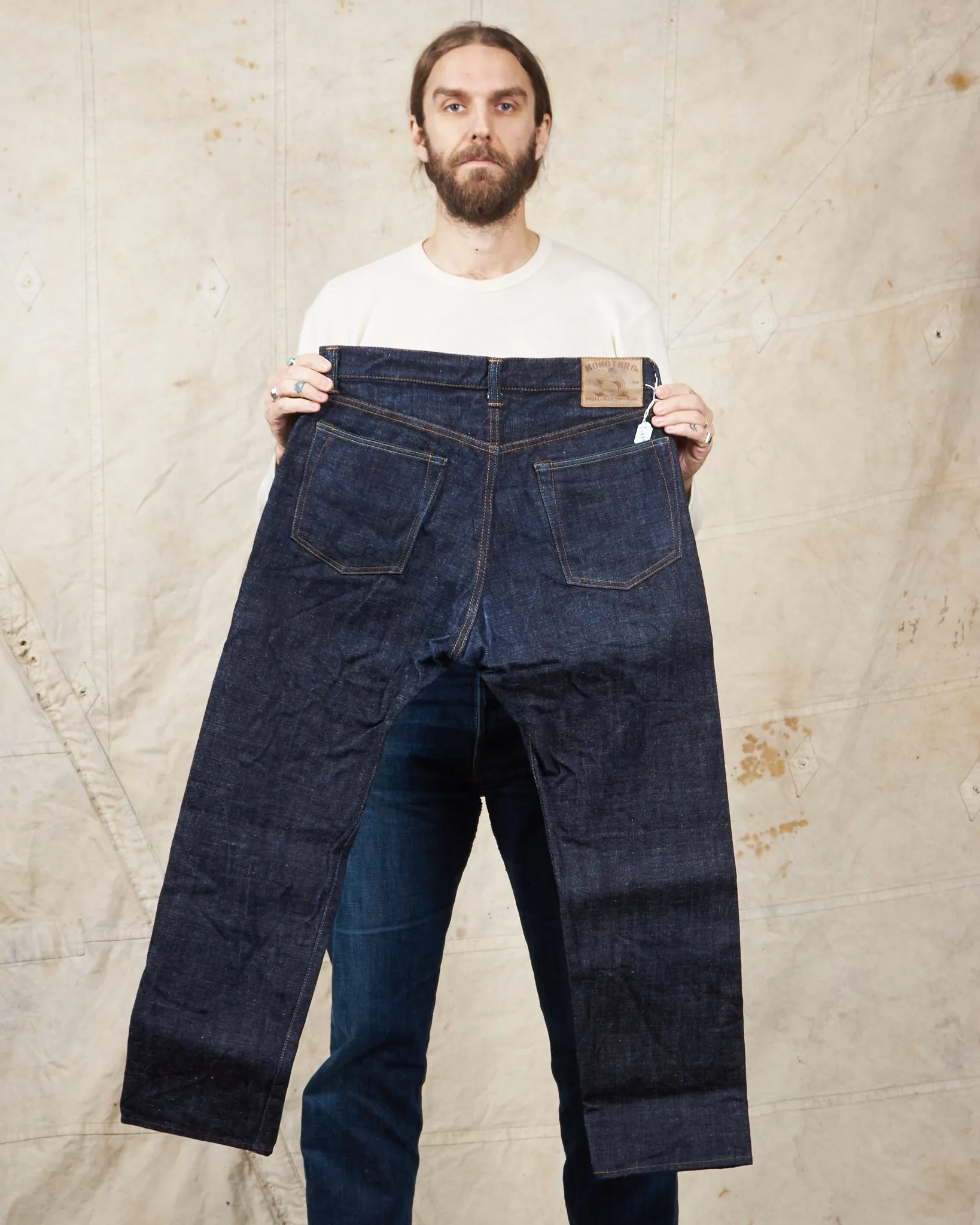 Second Hand Momotaro Lot 0605-82 Natural Tapered 16oz Texture Denim W36