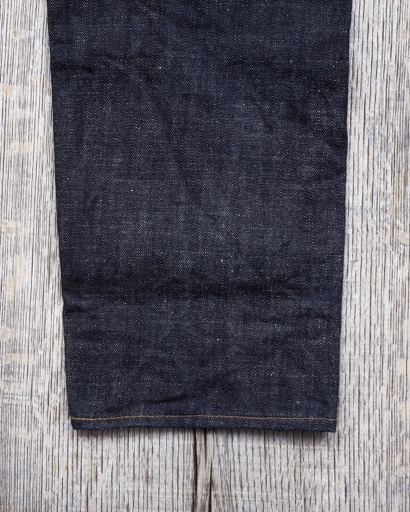 Second Hand Momotaro Lot 0605-82 Natural Tapered 16oz Texture Denim W36