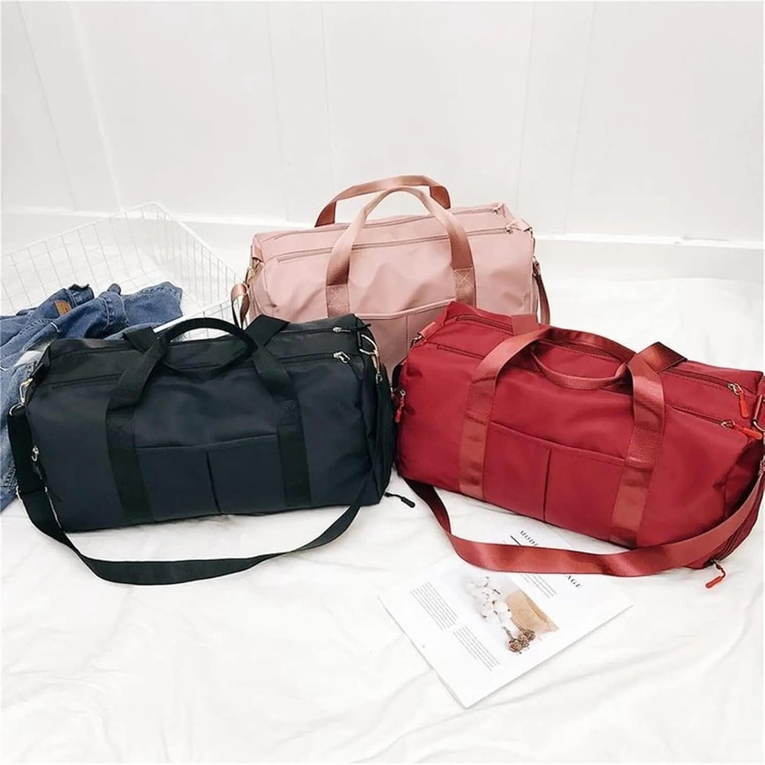 Sports Duffel Bags Sports Gym Bags Outdoor Waterproof Nylon Men Women Training Fitness Travel Handbag Yoga Mat Sport Bag with Shoes Compartment(Black)