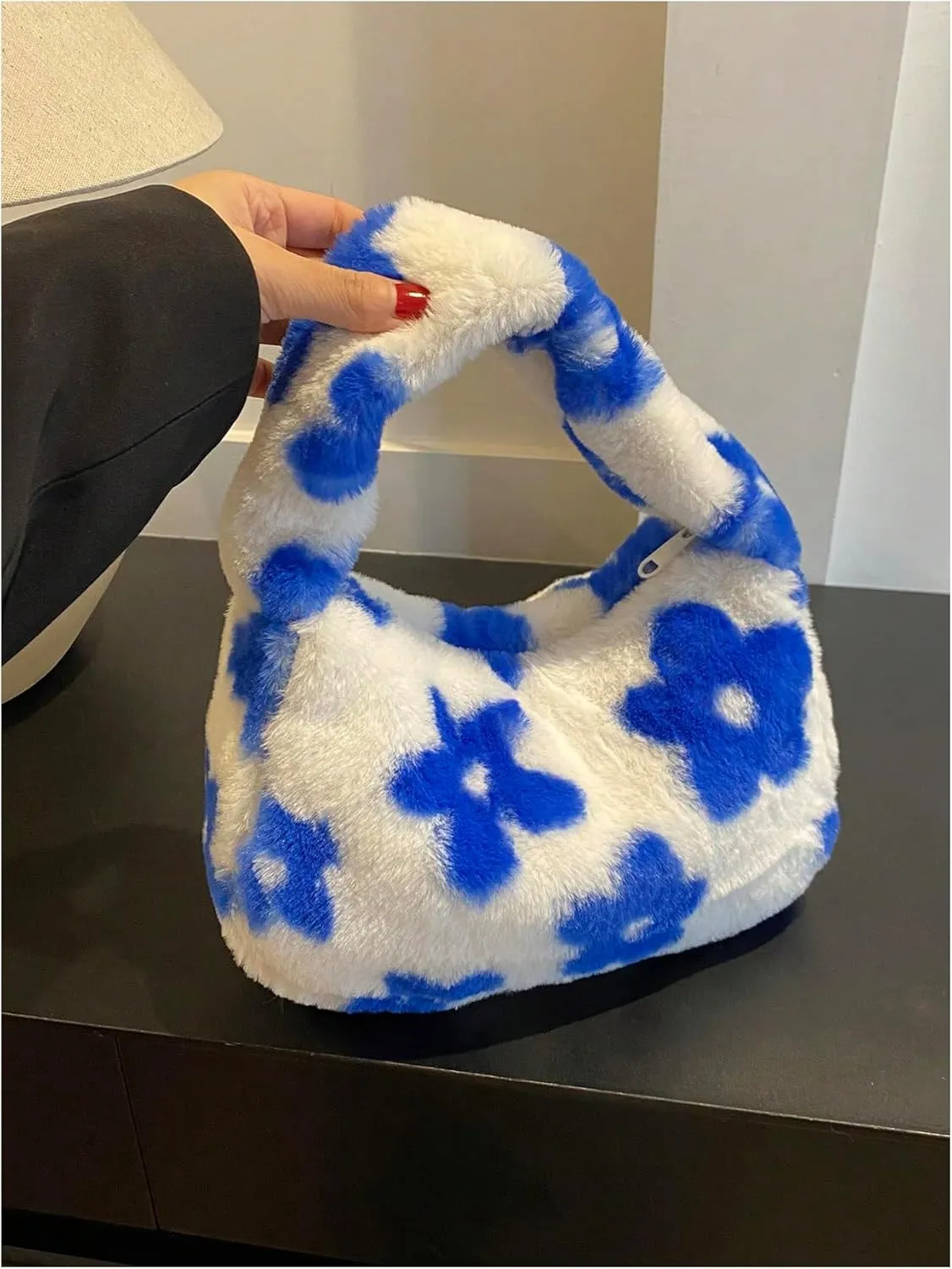Verdusa Women's Plush Leopard Underarm Shoulder Bags Faux Fur Fuzzy Top Handle Bag